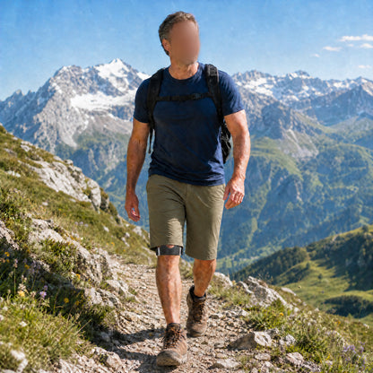Wandern in den Bergen mit Patellaband unter dem Knie